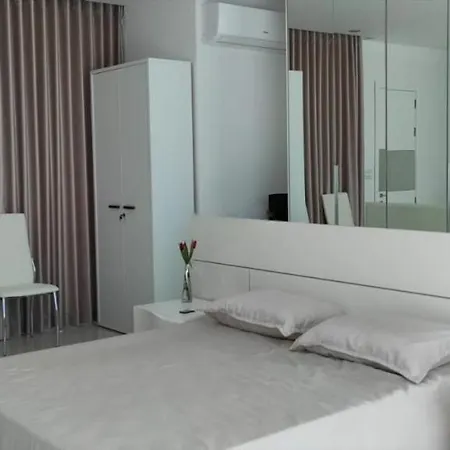 Penthouse With Pool Modern Luxury 公寓 *