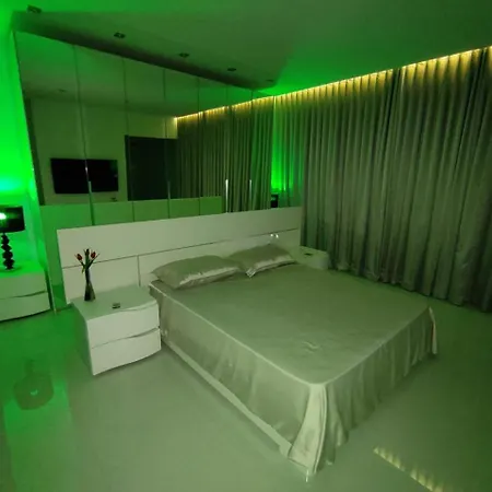 Penthouse With Pool Modern Luxury Daire