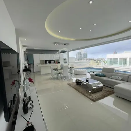 Penthouse With Pool Modern Luxury Apartman Is-Swieqi